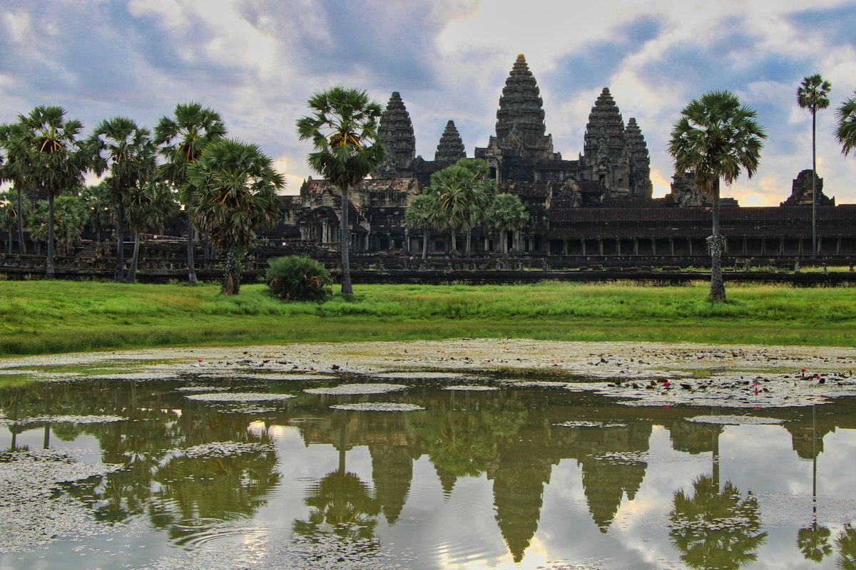 Angkor Wat — cel zwiedzania z Siem Reap