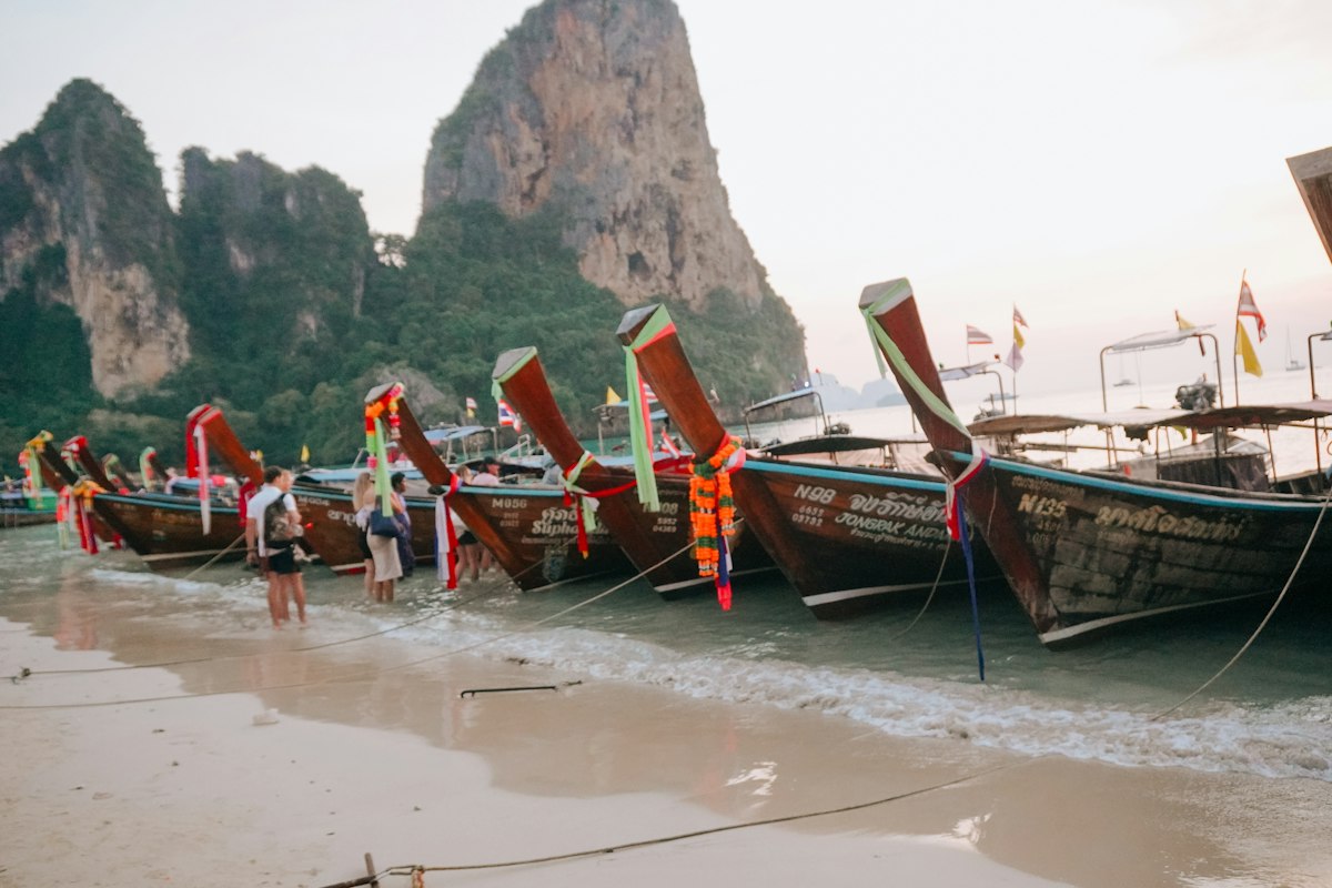 Railay Beach w prowincji Krabi — możliwy cel wycieczki